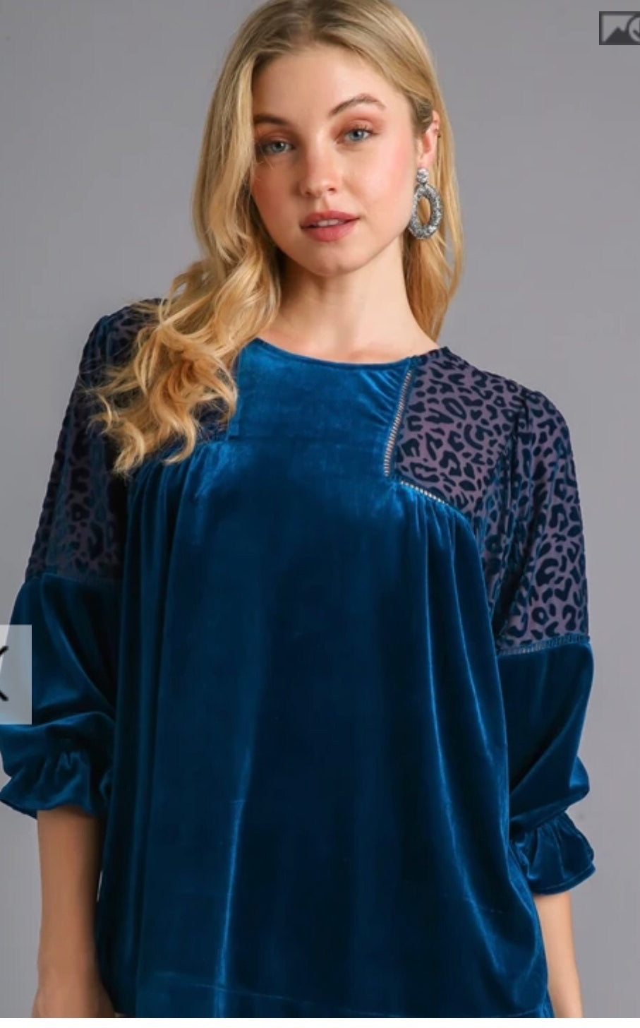 BLUE VELVET TOP